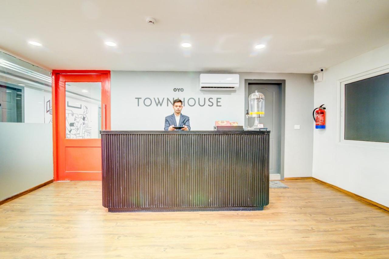 Oyo Townhouse 104 Koramangala Maharaja Signal Hotel บังกาลอร์ ภายนอก รูปภาพ