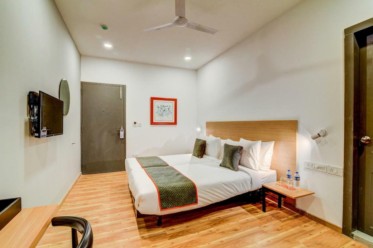Oyo Townhouse 104 Koramangala Maharaja Signal Hotel บังกาลอร์ ภายนอก รูปภาพ